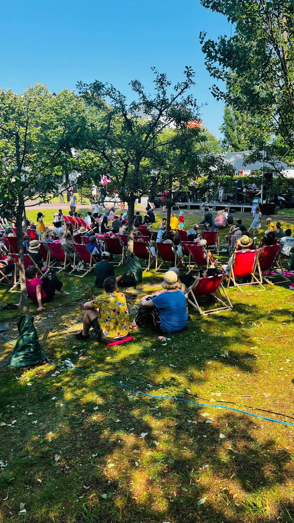 Zu Besuch beim Sommerfest, im Jüdischen Museum Berlin.